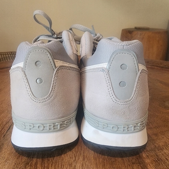 Nike Venture Runner Wide DM8453-003 Lt Smoke Grey/White Sneakers Men's Size 13 - Picture 3 of 14